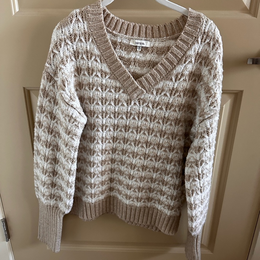 Kensie Beige V-Neck Sweater